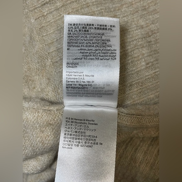 H&M Women’s Knitted Cream Sweater in Extra-Small - Picture 9 of 11